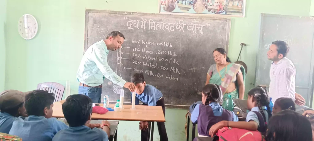 लैक्टोमीटर की सहायता से दूध की शुद्धता मापना